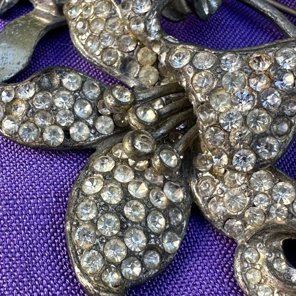 Vintage 1930s  - 1940s Art Deco or Nouveau Large Pave Rhinestone Lily Brooch Pin - Picture 5 of 14
